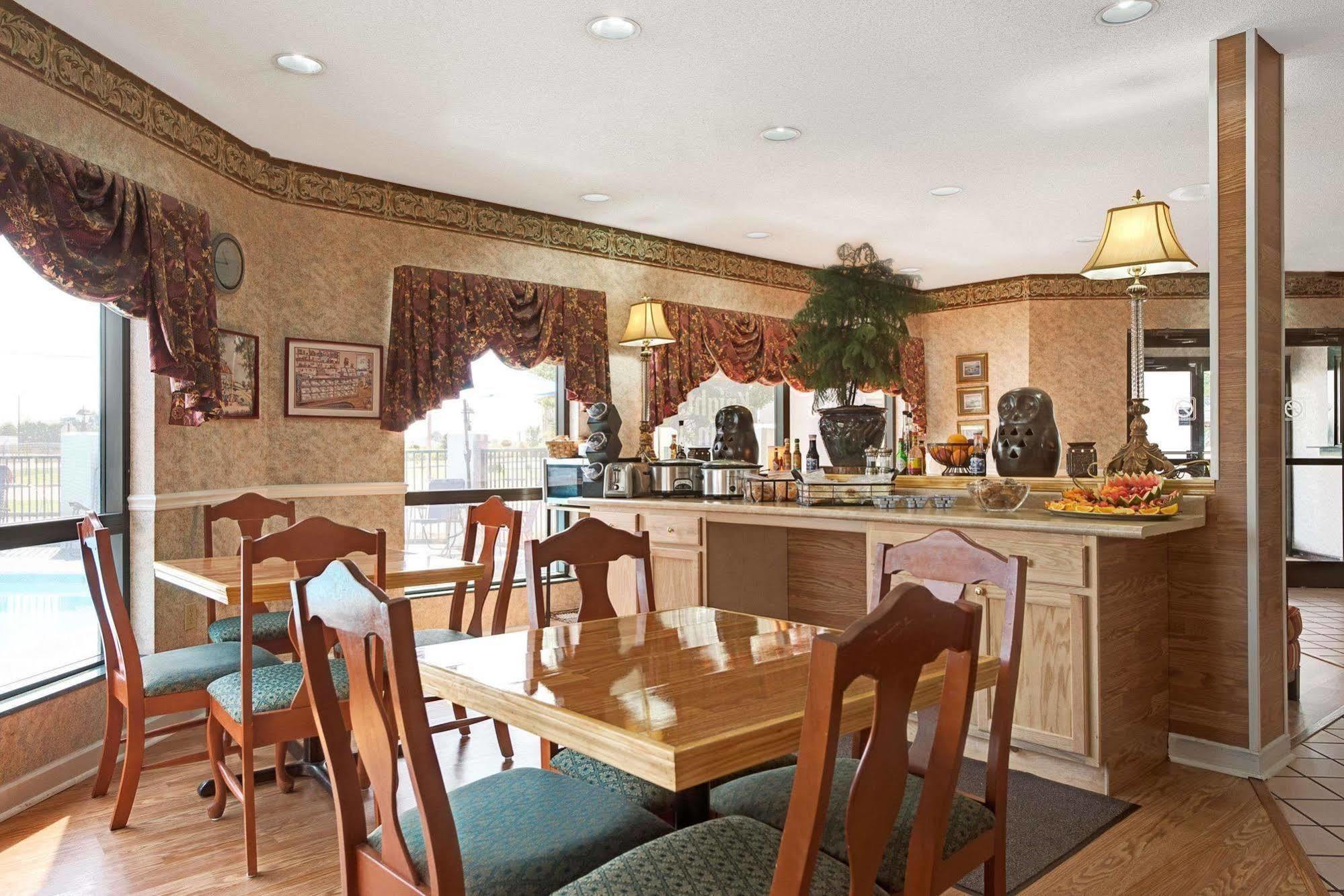 Hallmarc Inn & Suites Of غرب ممفيس المظهر الخارجي الصورة